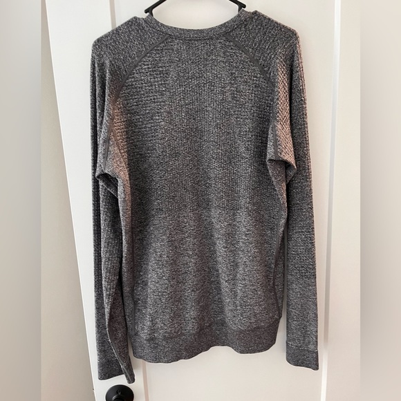 Lululemon. Large. Long sleeve. - Picture 3 of 3